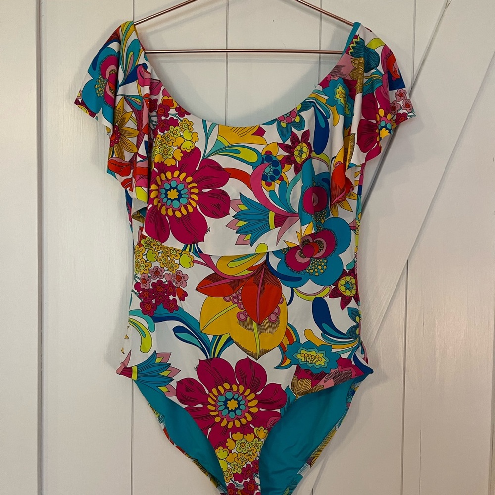 Trina Turk Floral One-Piece ruffle off shoulder swimsuit-Flattering! 🩷💙💛🏖️